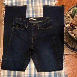 LEVI’S Dark Wash High Wasted Bootcut Size 28